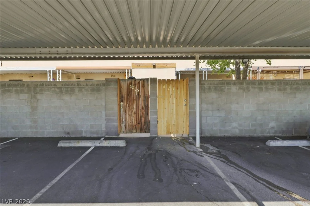 6233 Washington, Las Vegas, NV 89107