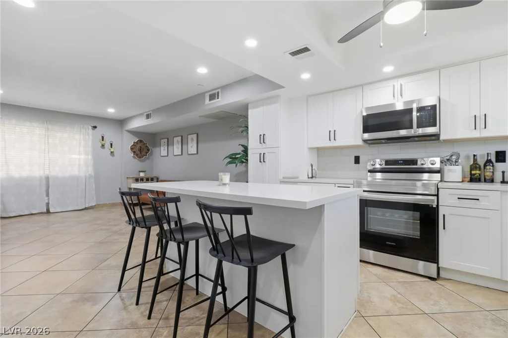6233 Washington, Las Vegas, NV 89107