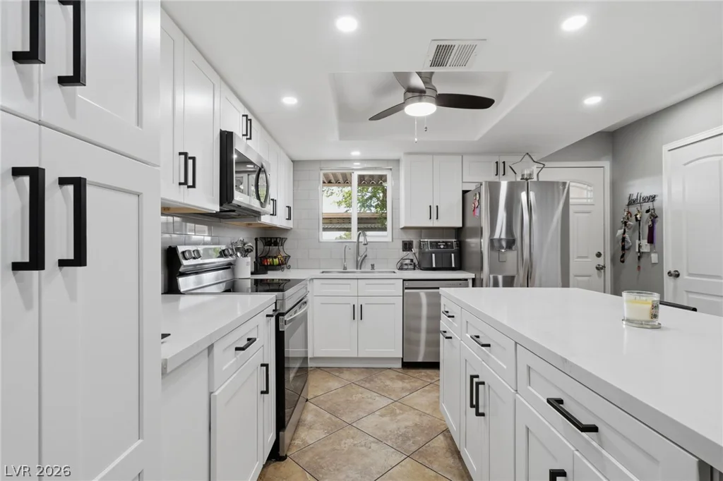 6233 Washington, Las Vegas, NV 89107