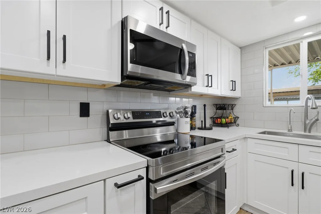6233 Washington, Las Vegas, NV 89107