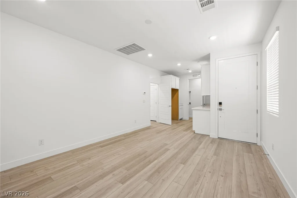 11824 Mimicking Song, Las Vegas, NV 89138