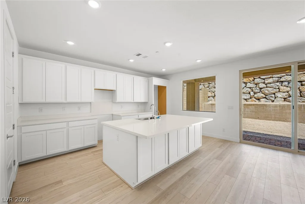 11824 Mimicking Song, Las Vegas, NV 89138