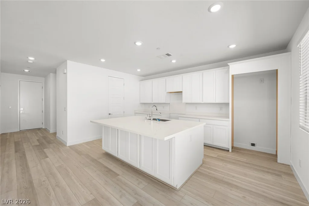 11824 Mimicking Song, Las Vegas, NV 89138