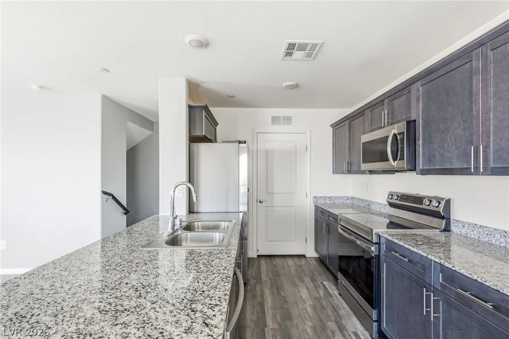 7030 Spicy Merlot, North Las Vegas, NV 89086