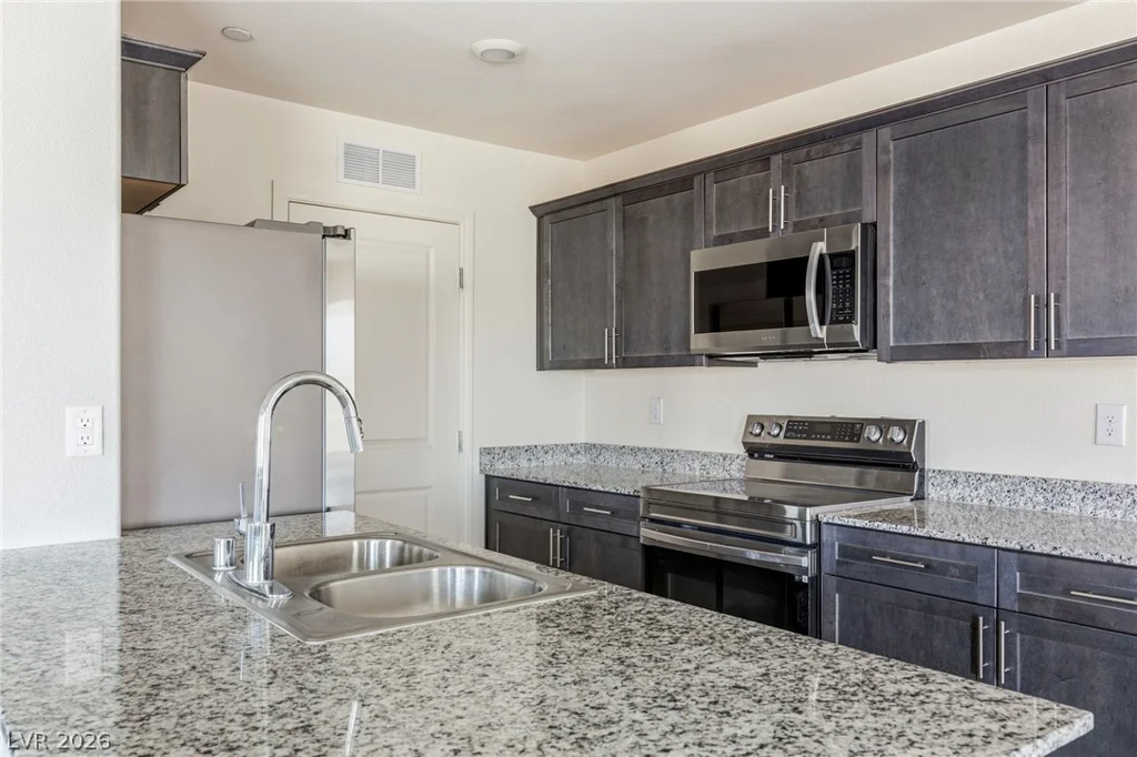 7030 Spicy Merlot, North Las Vegas, NV 89086