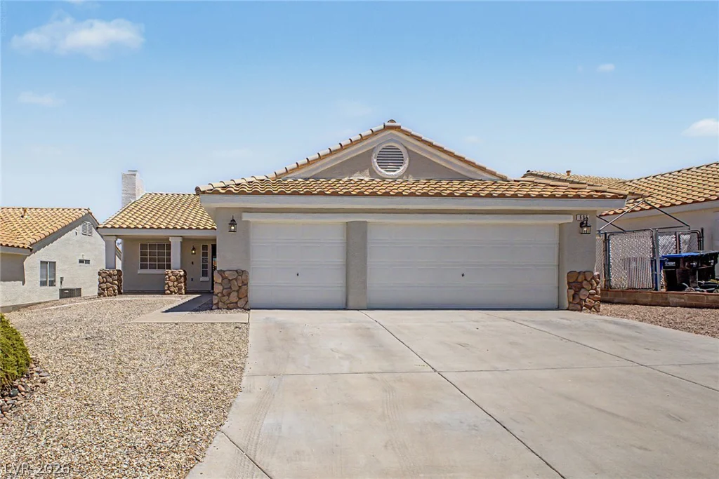 695 Pacific, Henderson, NV 89002