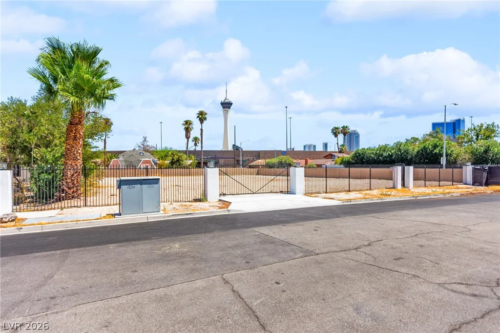 1629 Westwood, Las Vegas, NV 89102