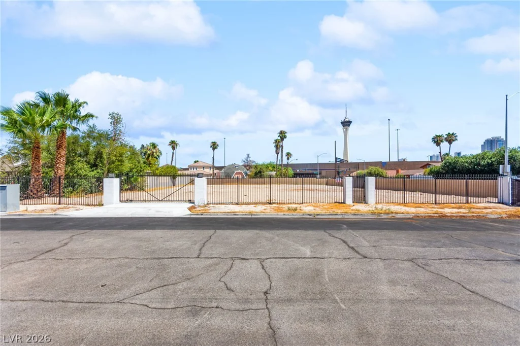 1629 Westwood, Las Vegas, NV 89102