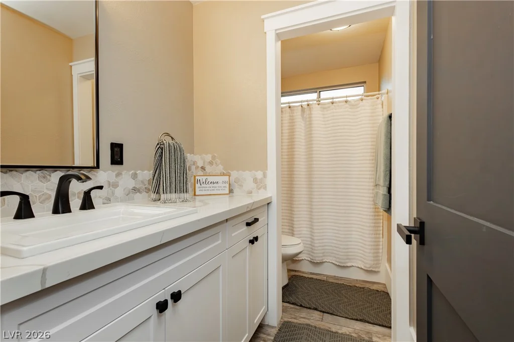 7000 Wild Wave, Las Vegas, NV 89131