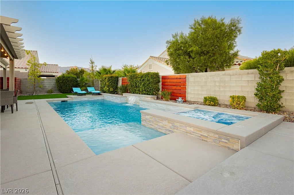 7000 Wild Wave, Las Vegas, NV 89131