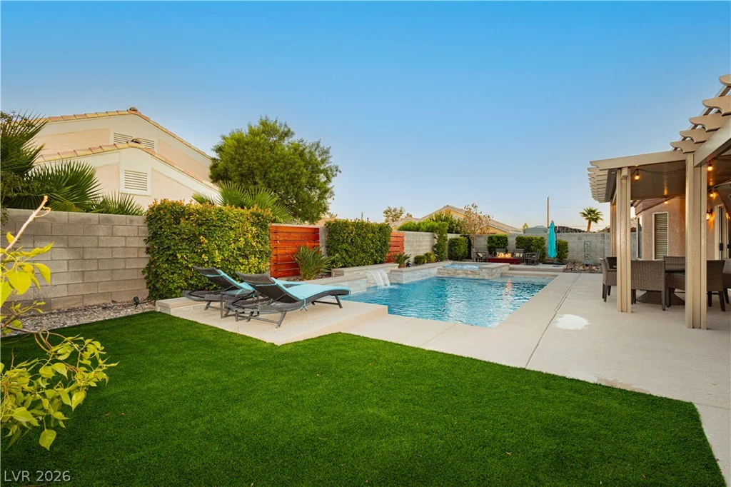 7000 Wild Wave, Las Vegas, NV 89131