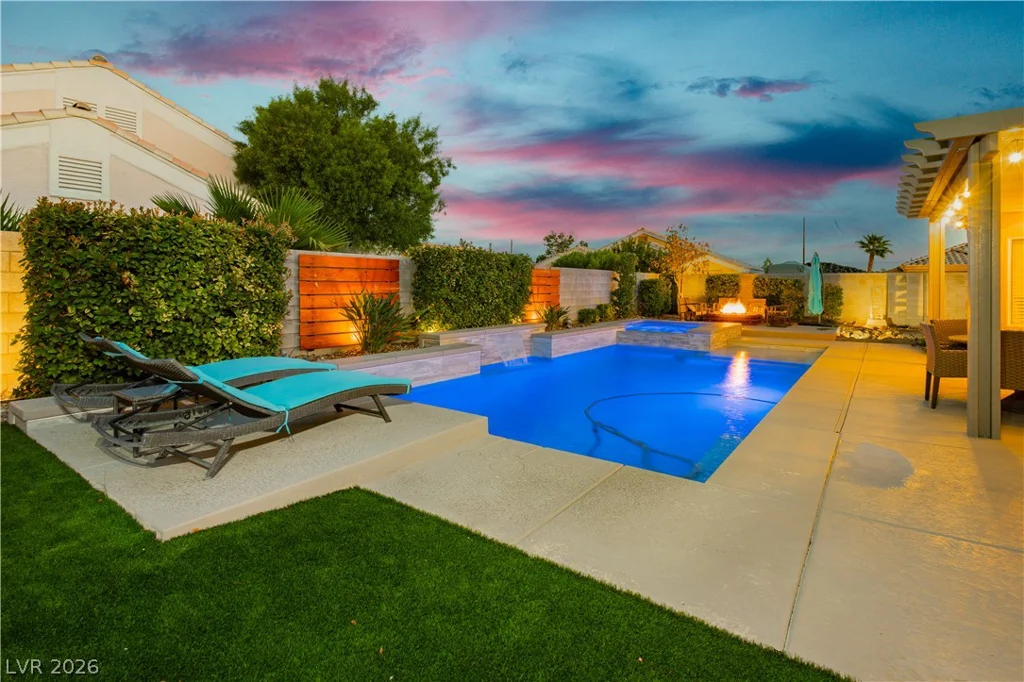 7000 Wild Wave, Las Vegas, NV 89131