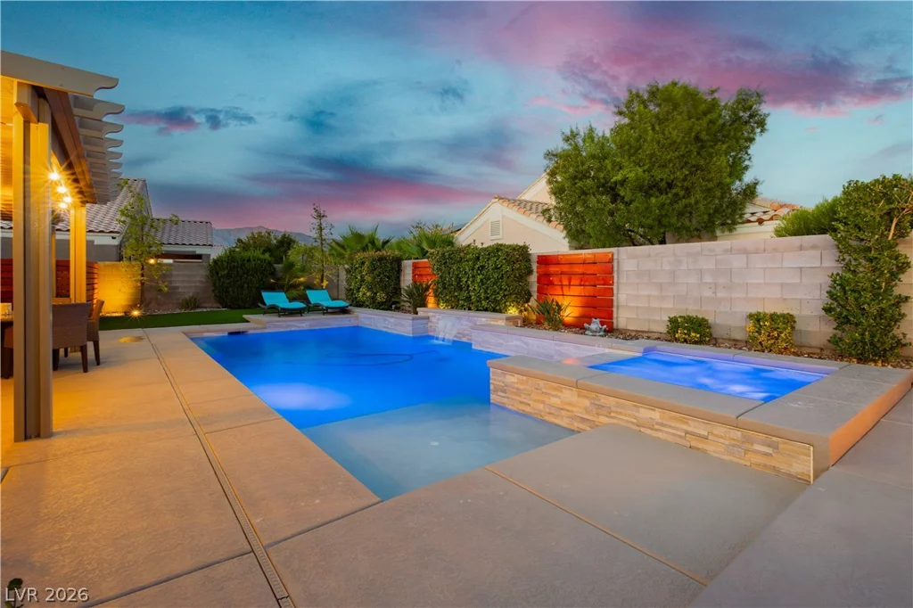 7000 Wild Wave, Las Vegas, NV 89131