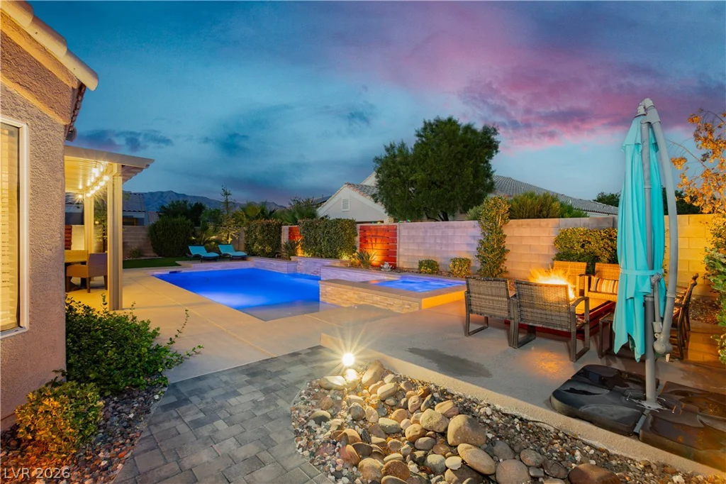 7000 Wild Wave, Las Vegas, NV 89131