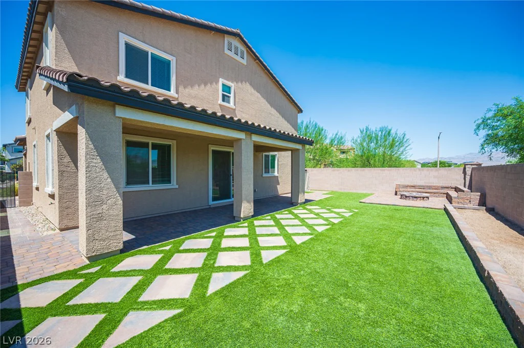 7612 Linton, North Las Vegas, NV 89084