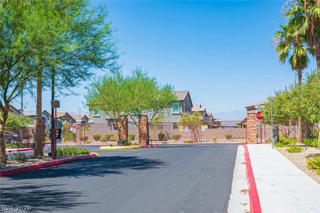7612 Linton, North Las Vegas, NV 89084