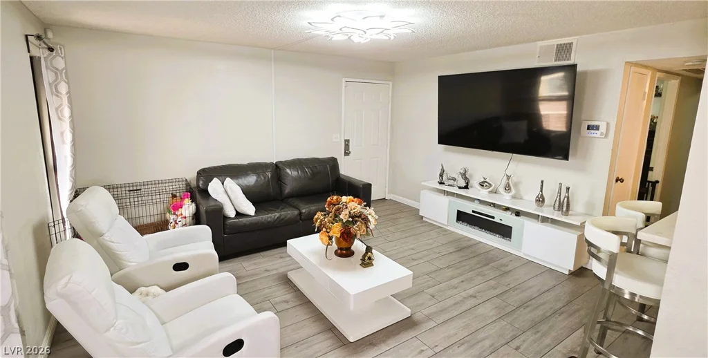 6117 Oakey, Las Vegas, NV 89146