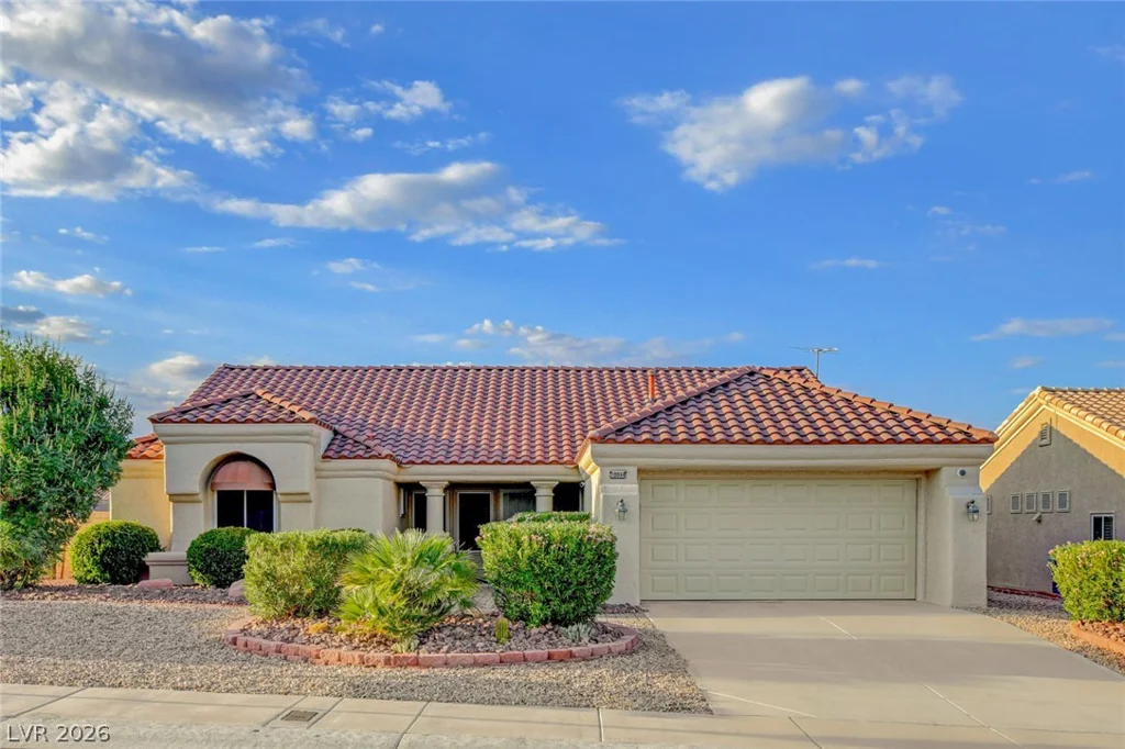 10044 Woodhouse, Las Vegas, NV 89134