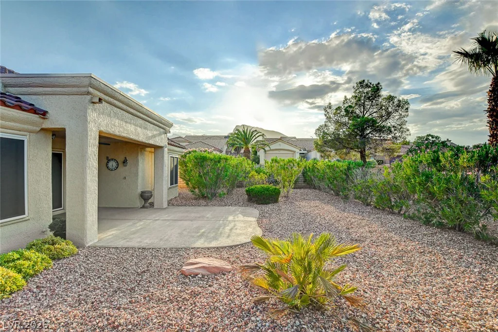 10044 Woodhouse, Las Vegas, NV 89134