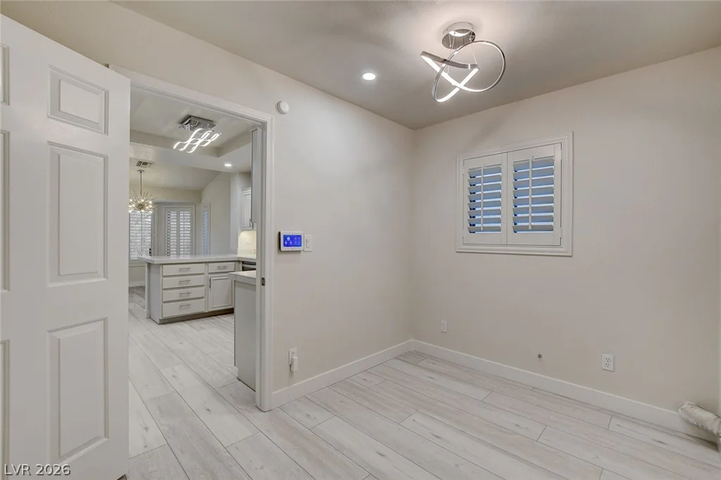 10044 Woodhouse, Las Vegas, NV 89134