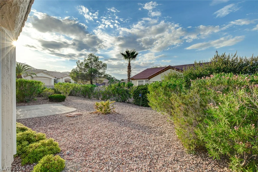 10044 Woodhouse, Las Vegas, NV 89134