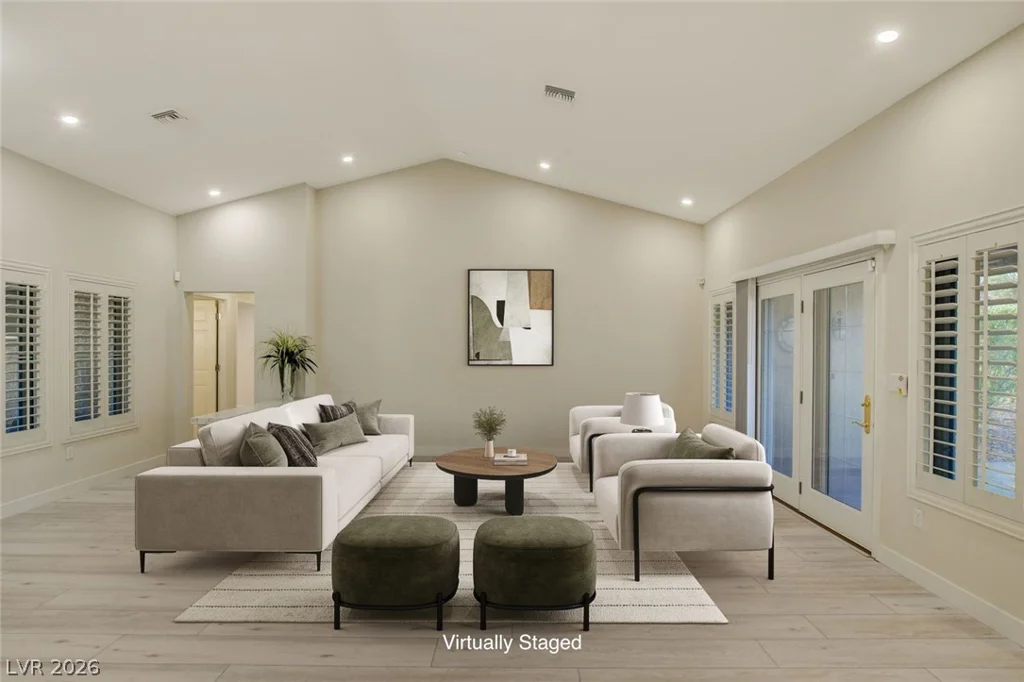 10044 Woodhouse, Las Vegas, NV 89134