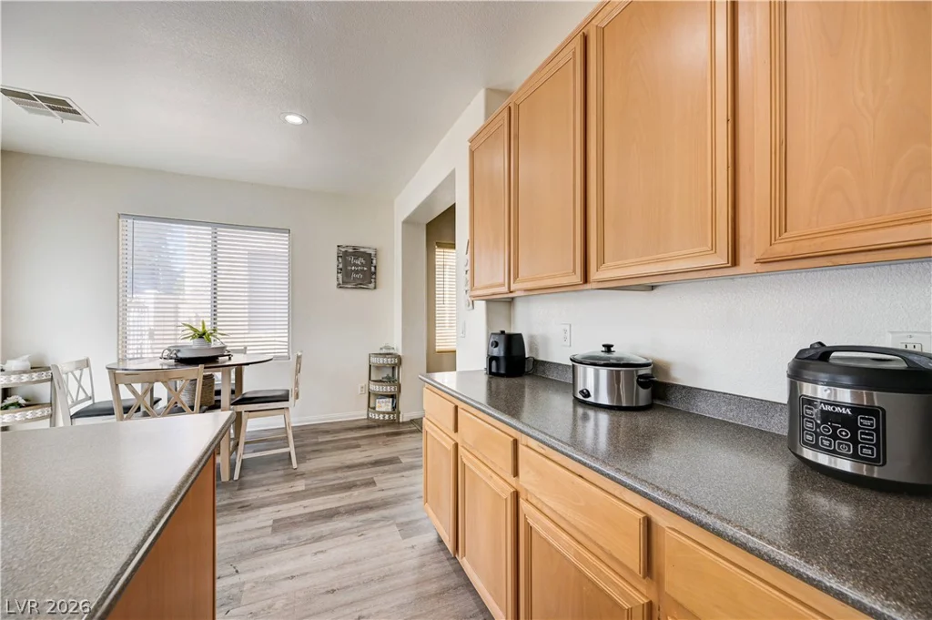6105 Glenborough, Las Vegas, NV 89115