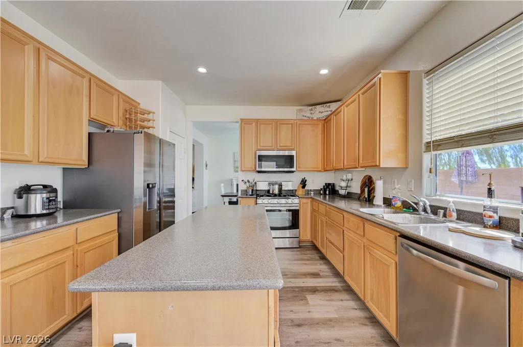 6105 Glenborough, Las Vegas, NV 89115