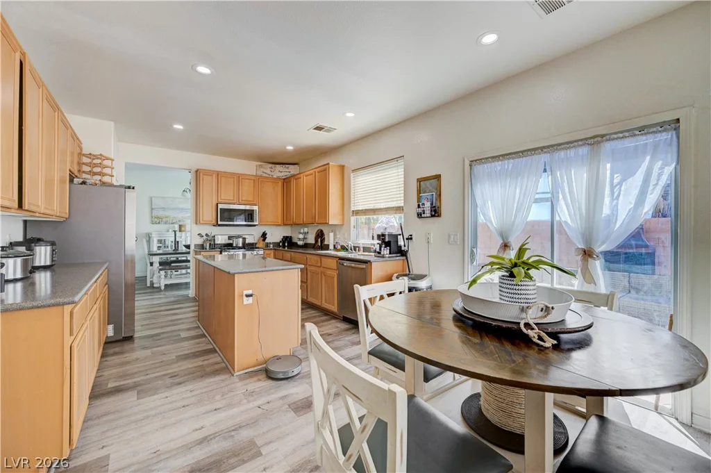 6105 Glenborough, Las Vegas, NV 89115
