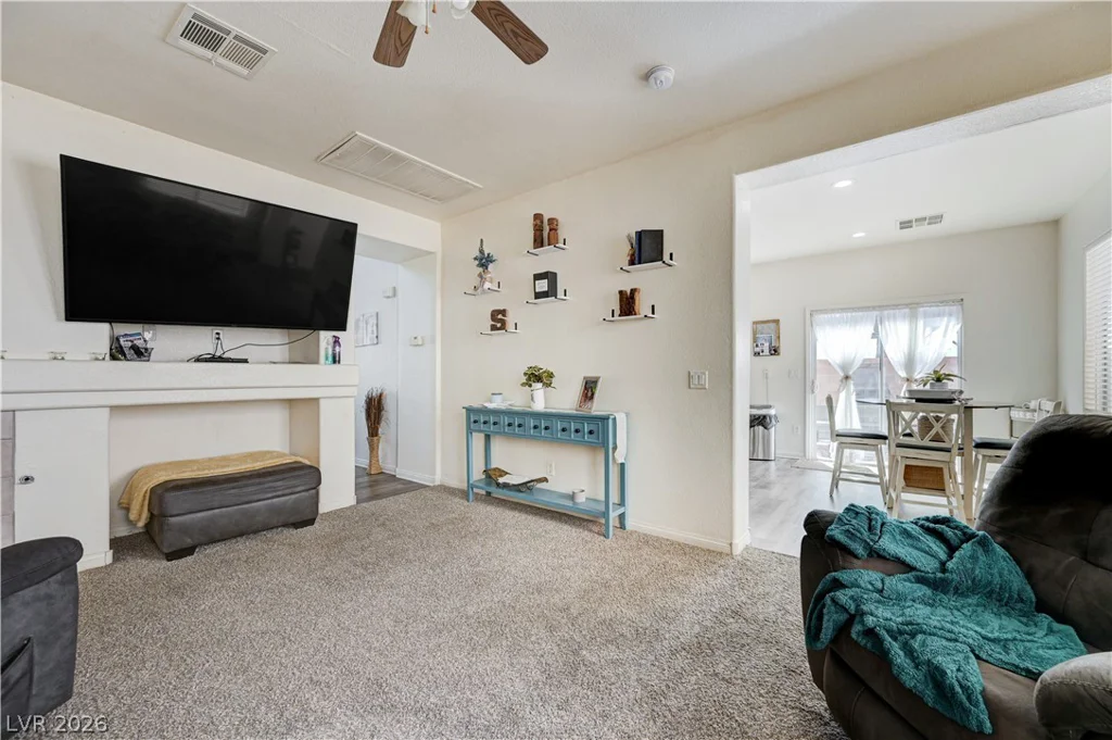 6105 Glenborough, Las Vegas, NV 89115