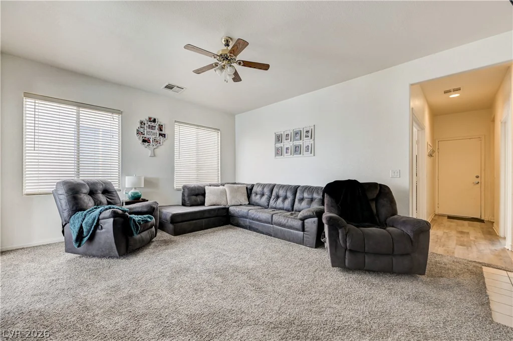 6105 Glenborough, Las Vegas, NV 89115