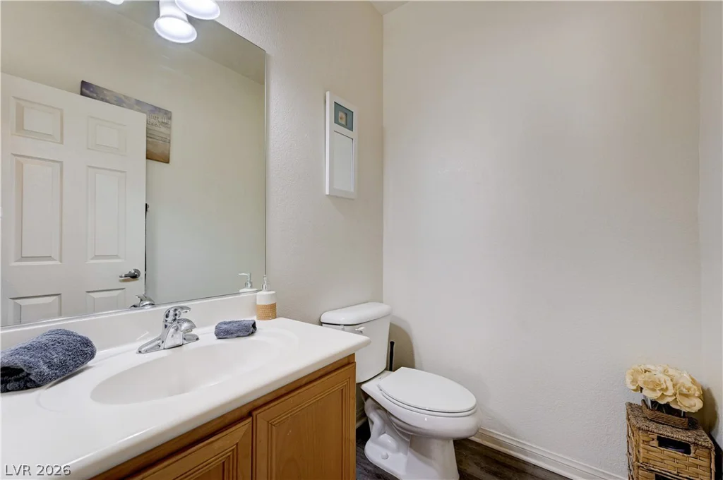 6105 Glenborough, Las Vegas, NV 89115