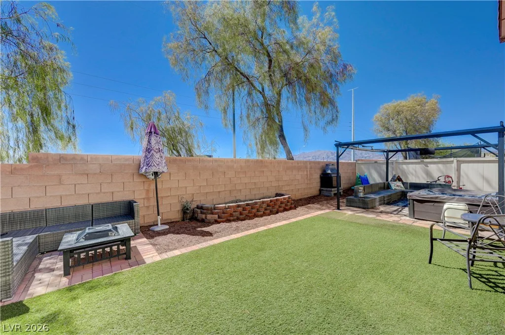 6105 Glenborough, Las Vegas, NV 89115
