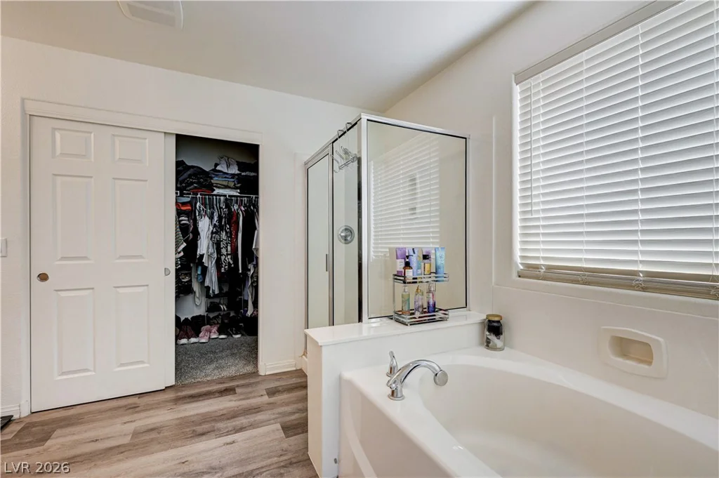 6105 Glenborough, Las Vegas, NV 89115