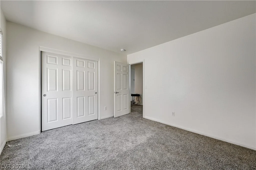 6105 Glenborough, Las Vegas, NV 89115