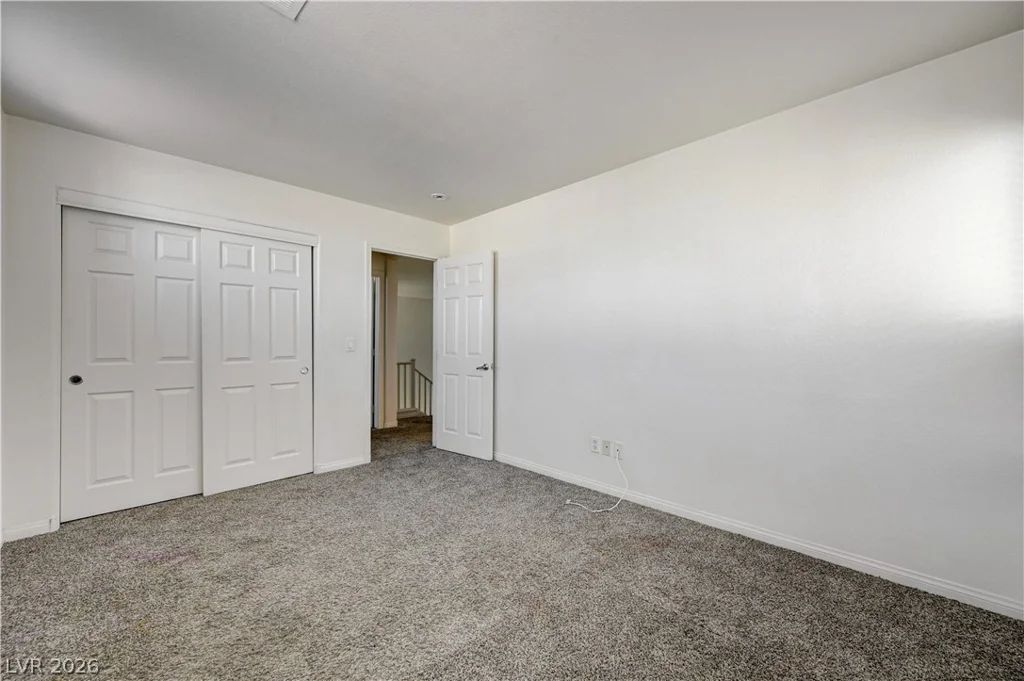 6105 Glenborough, Las Vegas, NV 89115