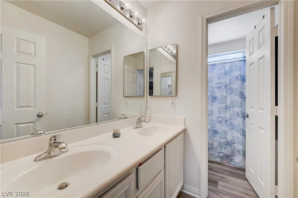 6105 Glenborough, Las Vegas, NV 89115