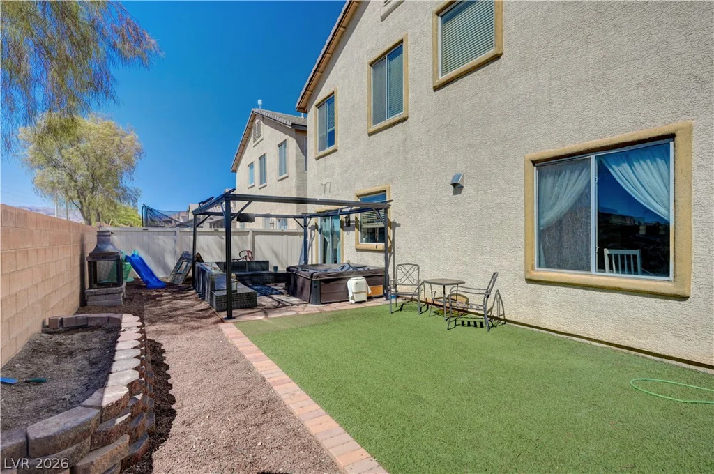 6105 Glenborough, Las Vegas, NV 89115