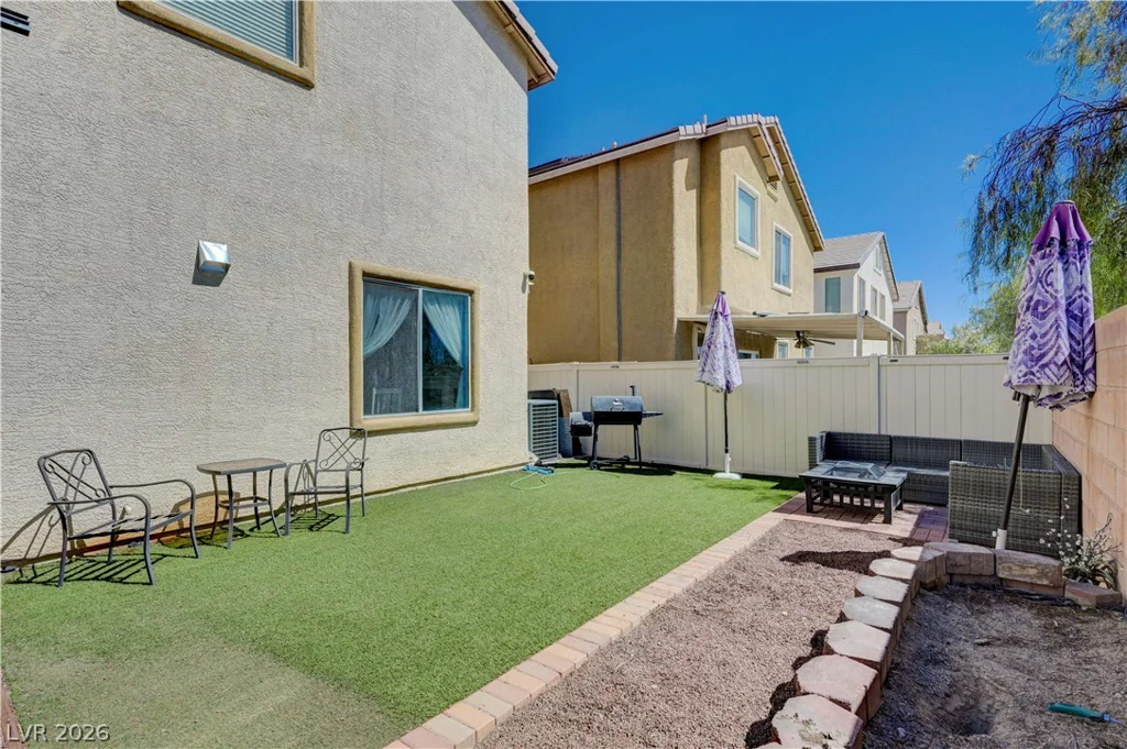 6105 Glenborough, Las Vegas, NV 89115