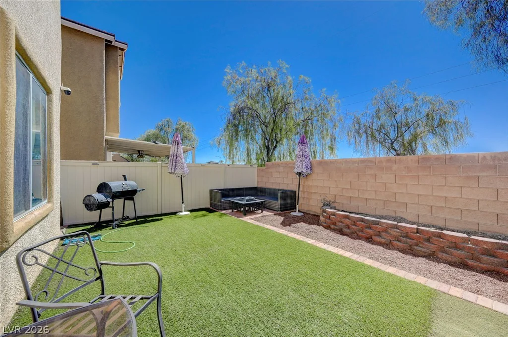 6105 Glenborough, Las Vegas, NV 89115