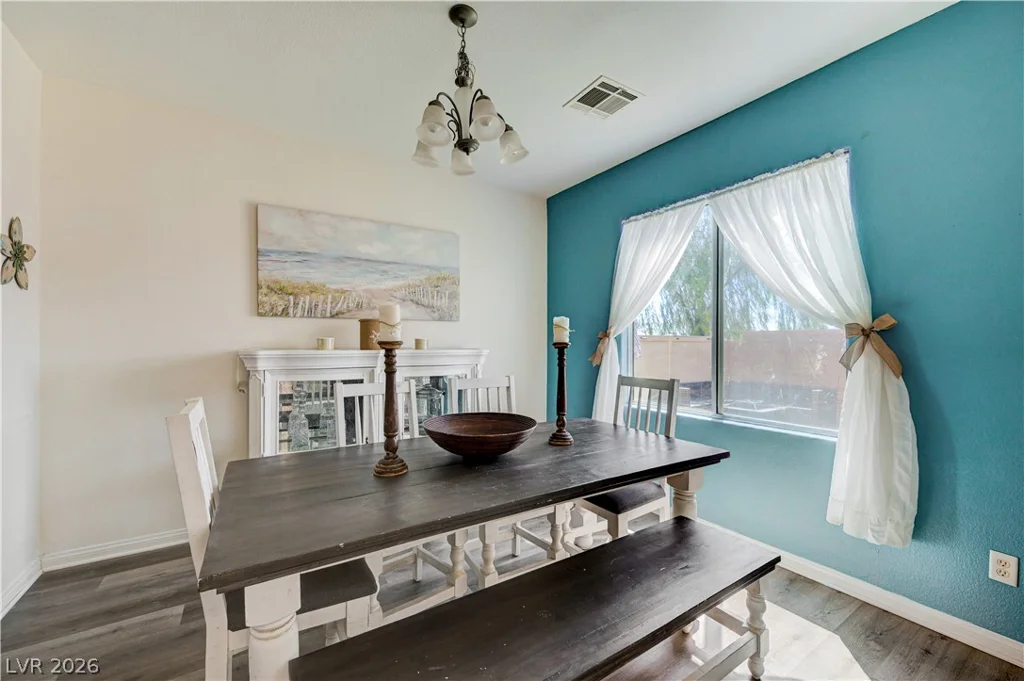 6105 Glenborough, Las Vegas, NV 89115