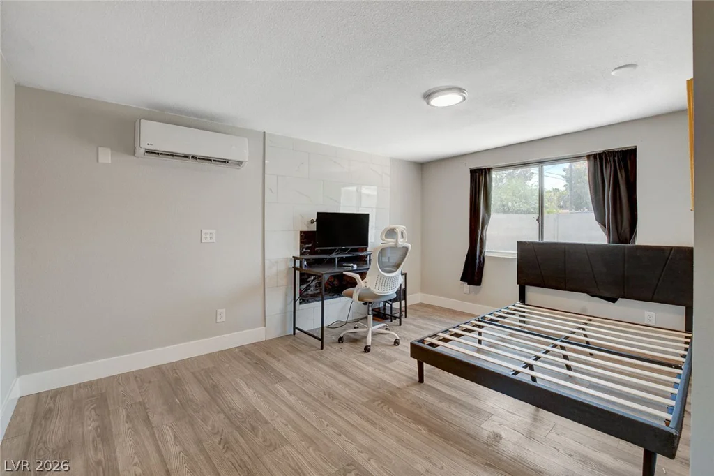 1077 Westminster, Las Vegas, NV 89119