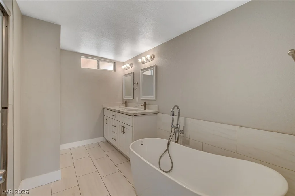1077 Westminster, Las Vegas, NV 89119
