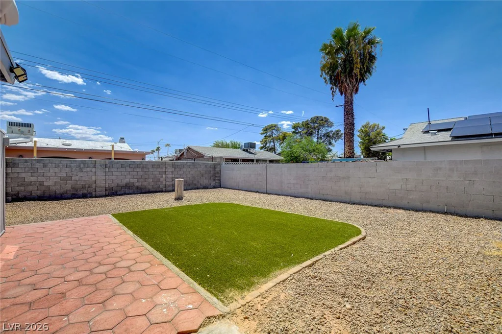 1077 Westminster, Las Vegas, NV 89119