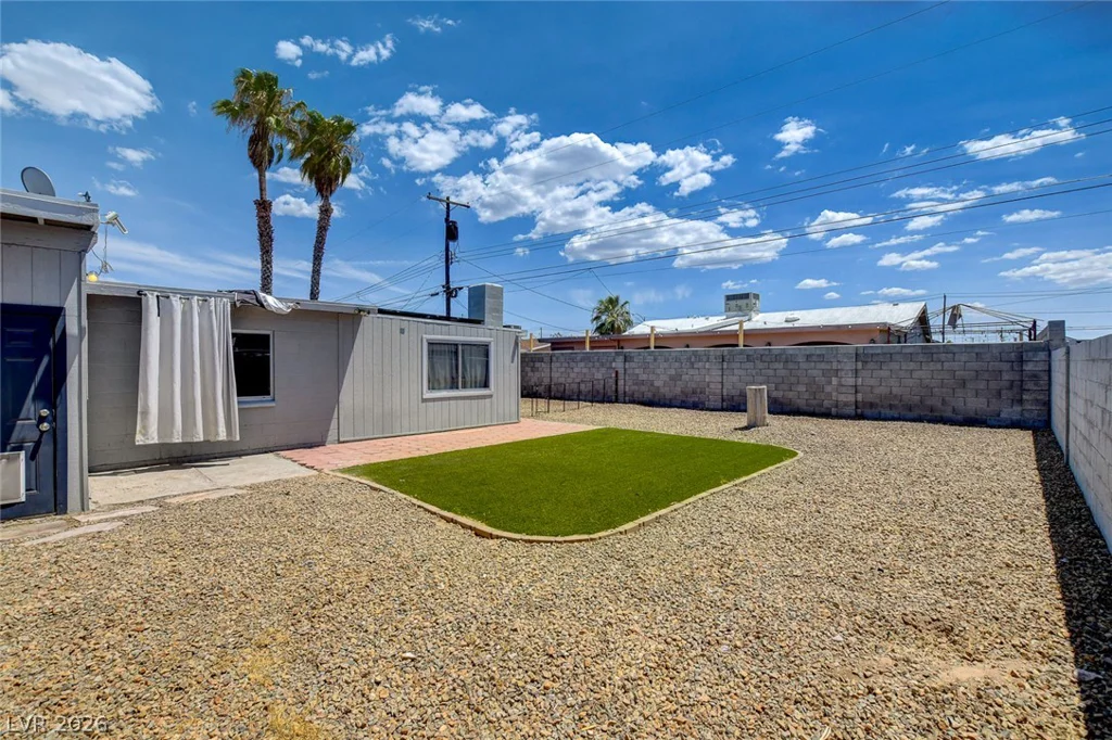 1077 Westminster, Las Vegas, NV 89119