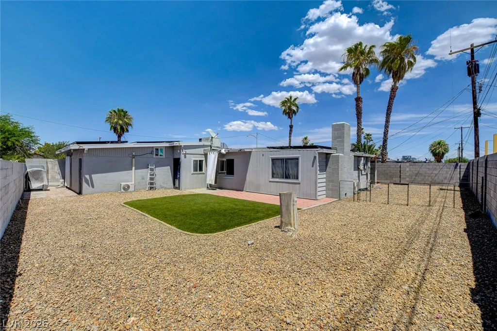 1077 Westminster, Las Vegas, NV 89119