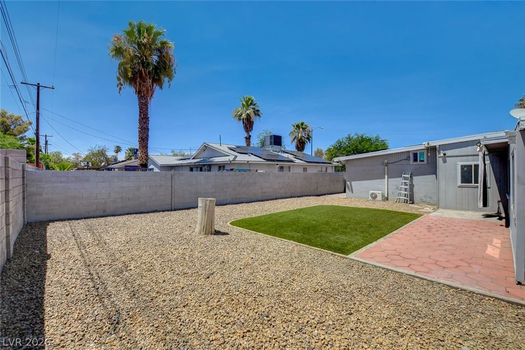 1077 Westminster, Las Vegas, NV 89119