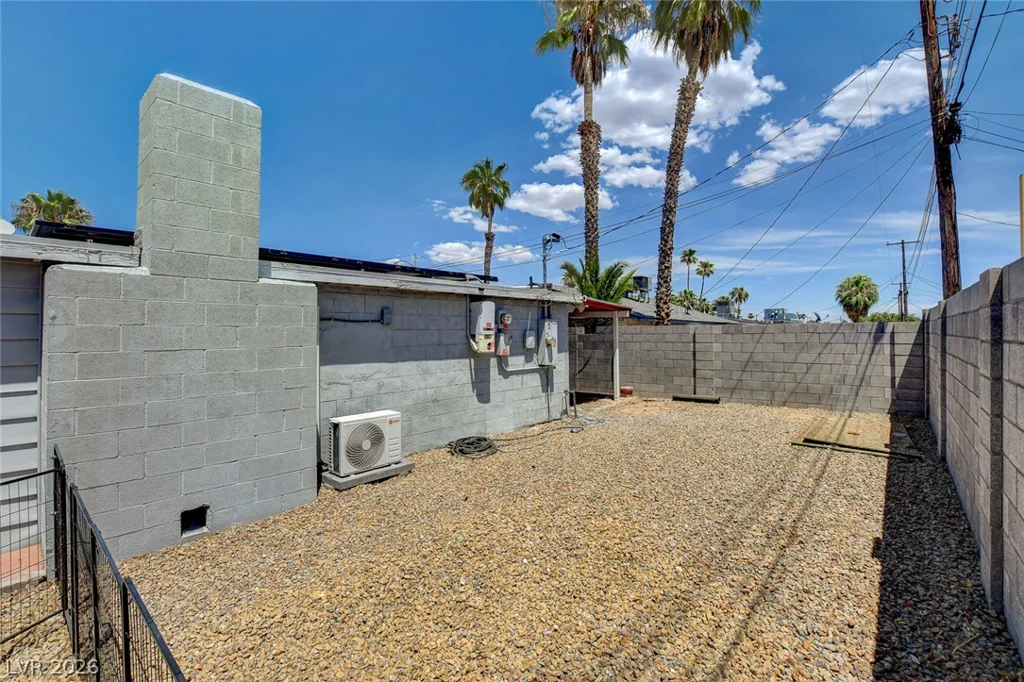 1077 Westminster, Las Vegas, NV 89119