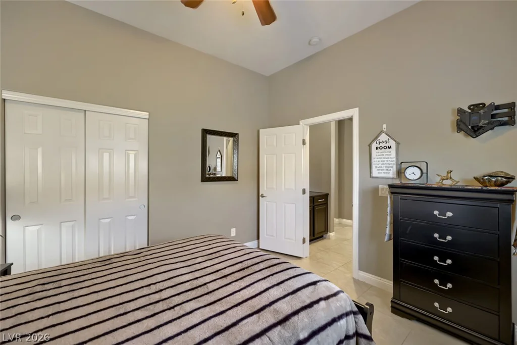 8833 Dramatic Gold, Las Vegas, NV 89178