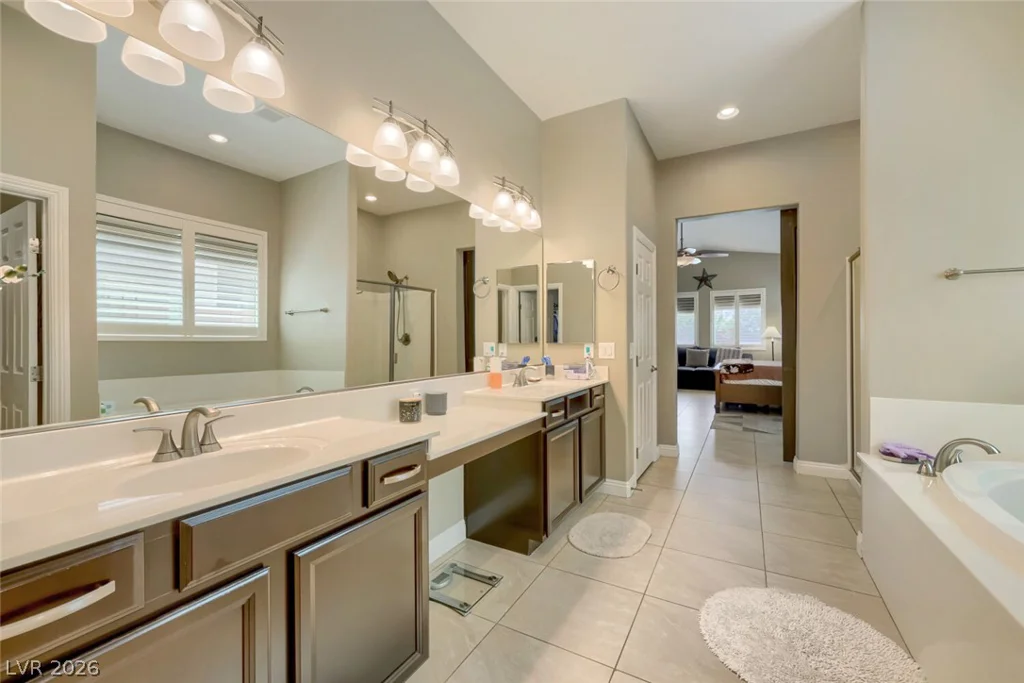 8833 Dramatic Gold, Las Vegas, NV 89178